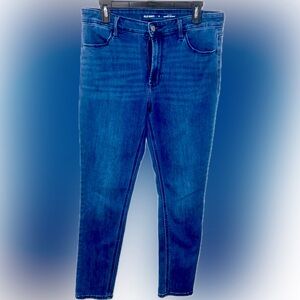WOMENS ***Old Navy*** Super Skinny Size 12 Jeans